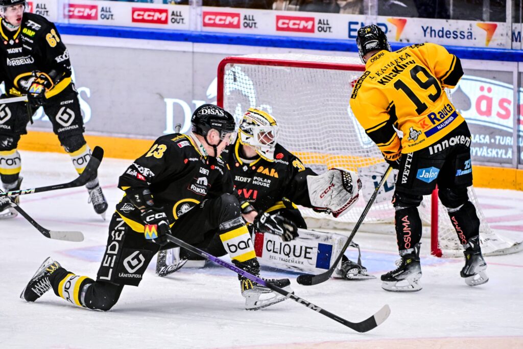 Näkökulma: Miksi suomalainen maalivahti ei enää kelpaa Liigaan? – ”Ihan turha lähteä keulimaan” Tomi Karhunen