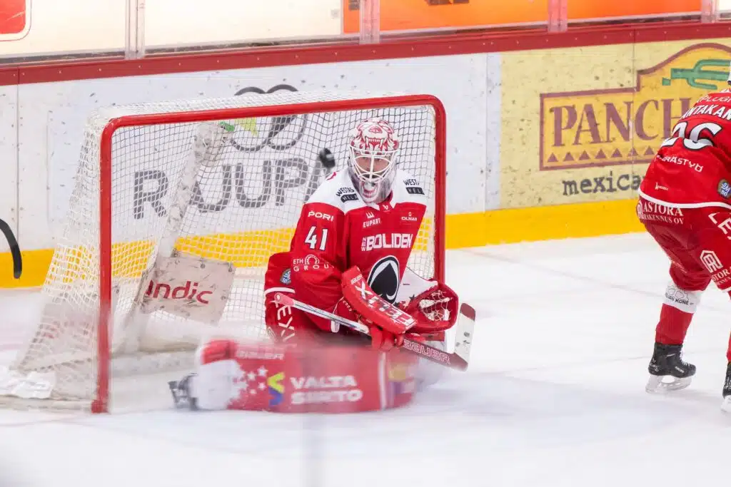 Näkökulma: Liigan parhaat maalivahdit tulevat ulkomailta Näkökulma: Liigan parhaat maalivahdit tulevat ulkomailta