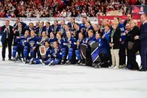 Analyysi: Suomen naisjääkiekkoilu tarvitsee tiukan tarkistuksen Analyysi: Suomen naisjääkiekkoilu tarvitsee tiukan tarkistuksen