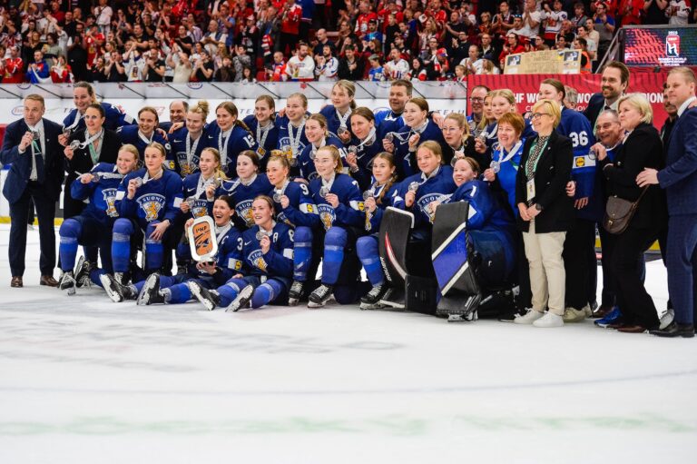 Analyysi: Suomen naisjääkiekkoilu tarvitsee tiukan tarkistuksen