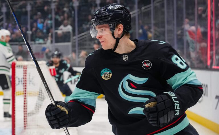 Analyysi: Kaapo Kakolla mahtava tilaisuus Seattle Krakenin paidassa
