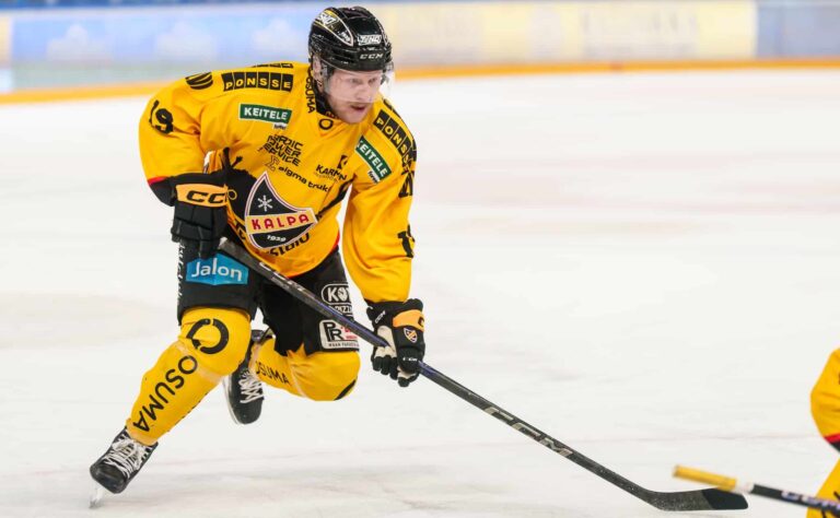 Suomalaisen kiekkolegendan sairaskertomus on karua kuultavaa – edes kävely ei onnistunut pariin kuukauteen uran jälkeen Suomalaisen kiekkolegendan sairaskertomus on karua kuultavaa – edes kävely ei onnistunut pariin kuukauteen uran jälkeen