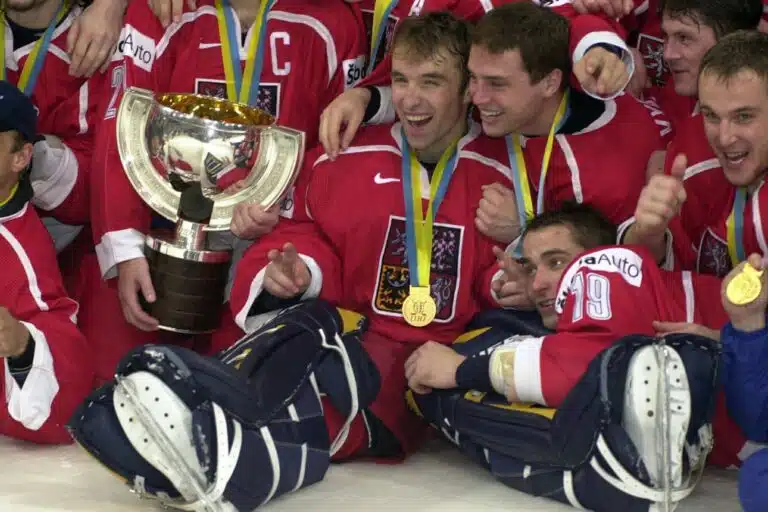 MM-kisat 2001: Leijonien hirmunippu taipui – kirottu jatkoaika!