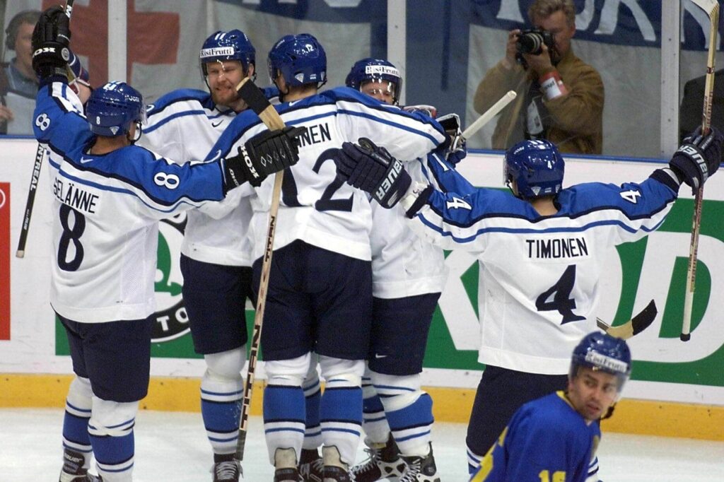 MM-kisat 1999: Saku Koivu ja Teemu Selänne vireessä – kaksiosaisen finaalin pettymys Teemu Selänne, Leijonat vs Ruotsi välierä, MM-kisat 1999