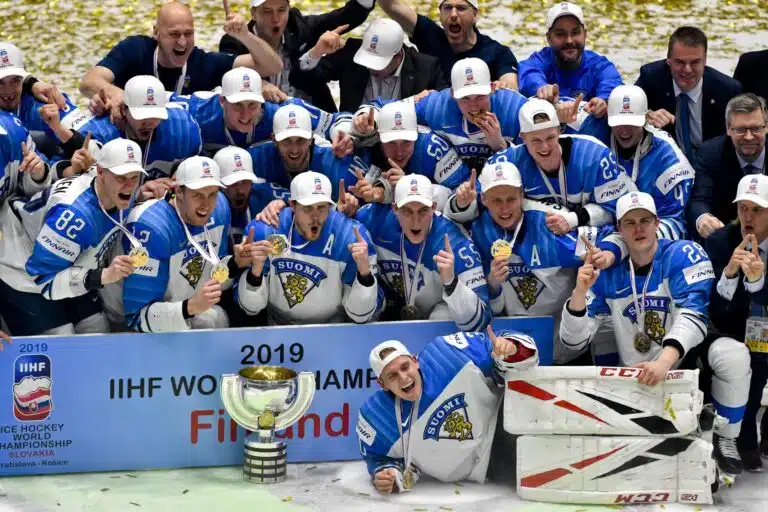 Haastattelu: MM-selostaja muistuttaa Leijonien sensaatiokullasta – ”Nyt on vähän samaa kuin 2019”