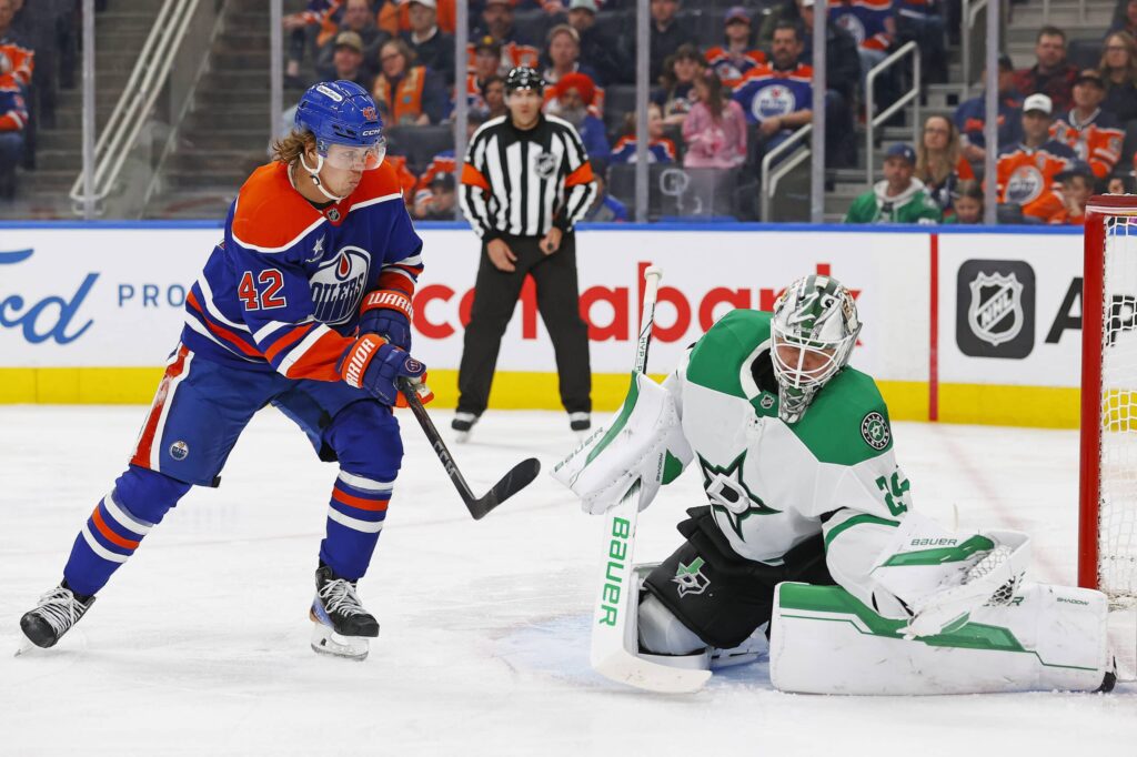 Analyysi: Paremman maalivahdin joukkue jatkaa lännessä NHL:n Stanley Cup -finaaleihin Kasperi Kapanen, Jake Oettinger
