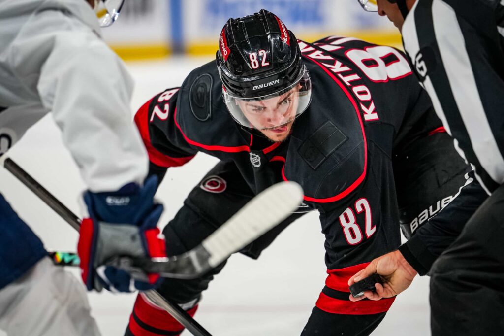 Analyysi: Carolina Hurricanesin maksimoitava palkkatila Jesperi Kotkaniemi
