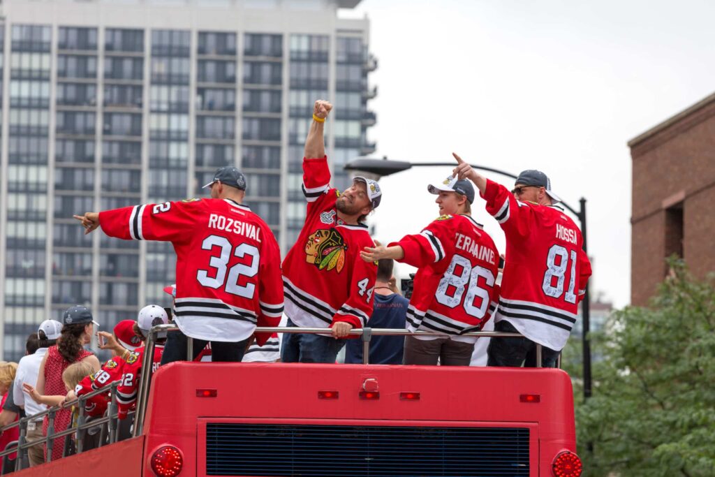 Himoittu Stanley Cup 2015: Chicagon kolmas kiinnitys 5 vuoden sisään - Teräväinen ja Timonen mestareiksi Michael Rozsival, Kimmo Timonen, Teuvo Teräväinen ja Marian Hossa, Chicago Blackhawks, Stanley Cup 2015