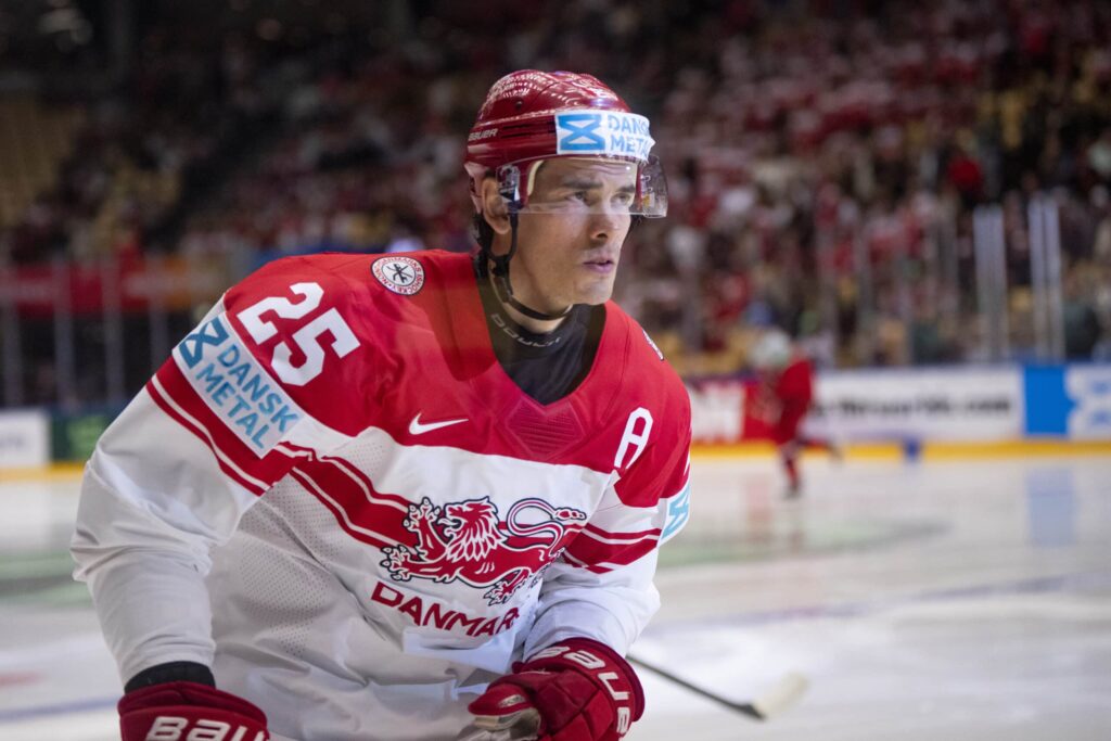 Haastattelu: Oliver Lauridsen muistelee KHL-vuosiaan - "Rakastin aikaani Jokereissa" Oliver Lauridsen Tanskan paidassa