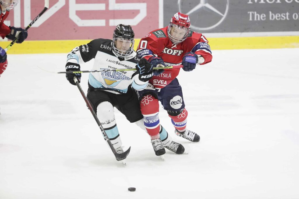 Näkökulma: Kiekkokontrolli oli Liiga-seuroille älyhelppo pelastuskeino