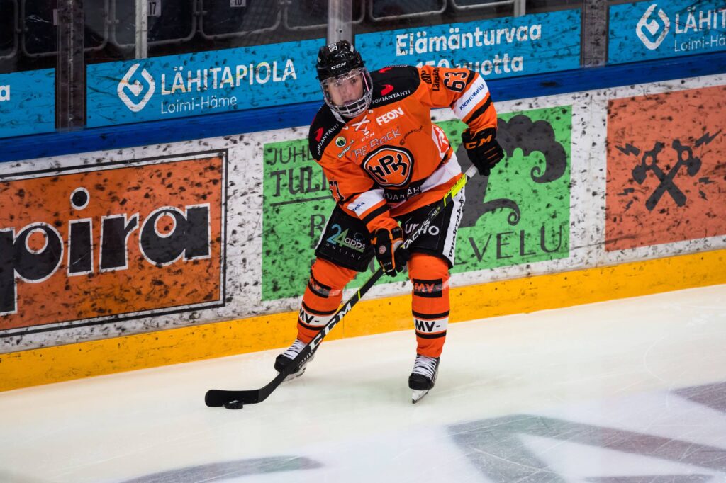 HPK:n puolustaja Elmeri Eronen