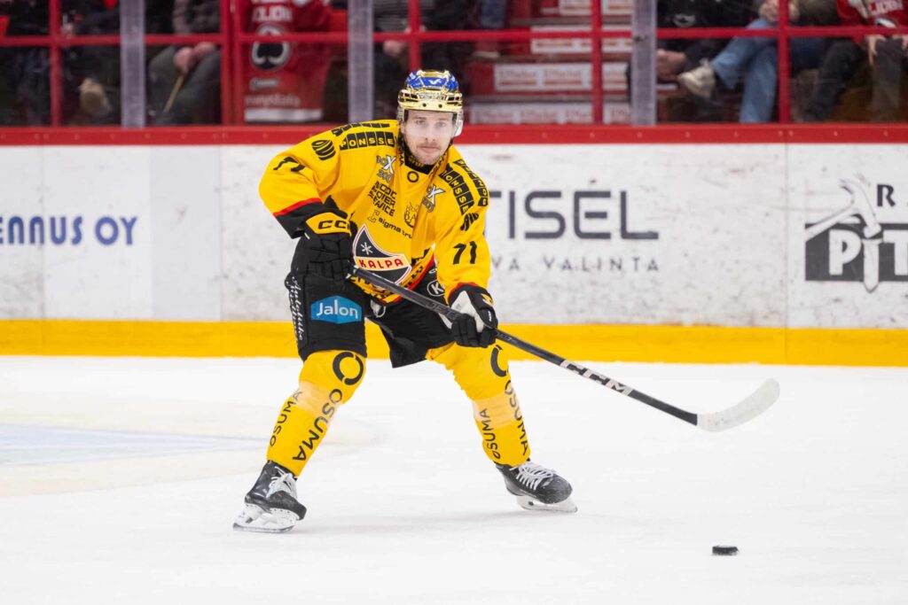 Analyysi: KalPassa Tervosta pohkeissa - mestaruuden uusiminen olisi jättimäinen yllätys KalPan jenkkitähti Patrick Curry
