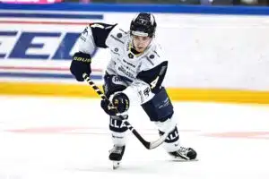 Haastattelu: Liigan tähtipelaajalle hurjaa suitsutusta – ”Uskomatonta, miten hän ymmärtää peliä”