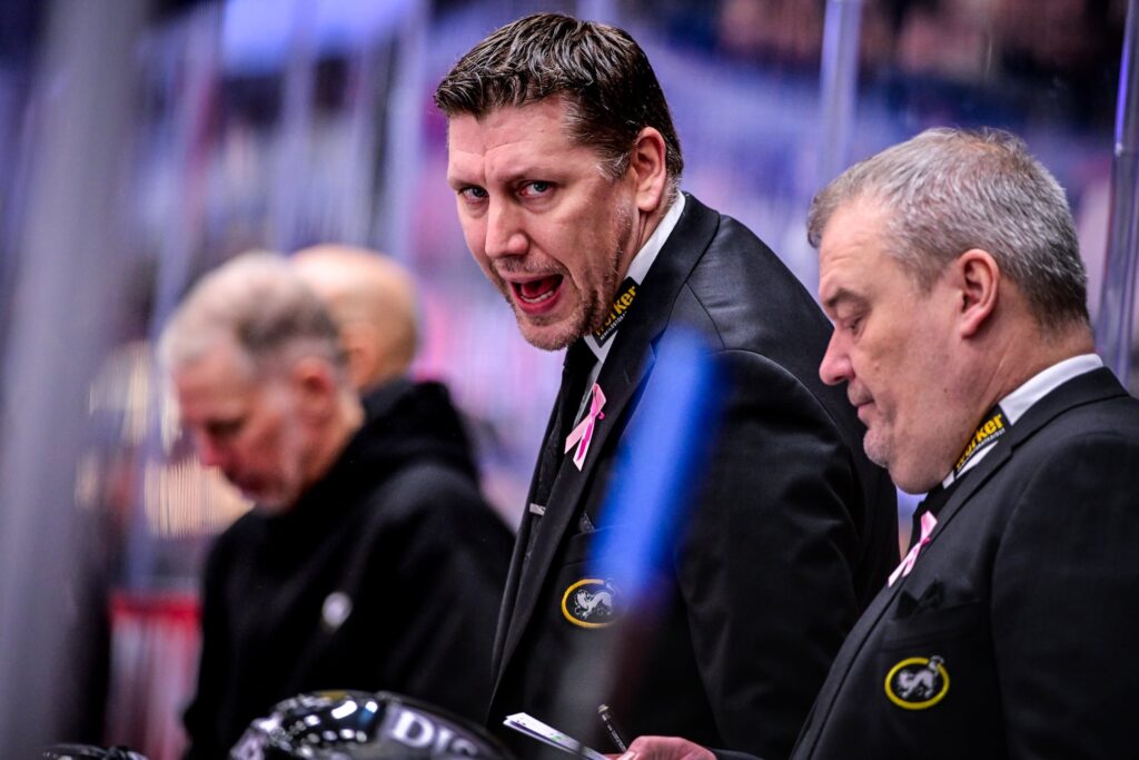 Mestarivalmentaja tuntee syyllisyyttä kollegan potkuista – ”Paska fiilis” Mestarivalmentaja tuntee syyllisyyttä kollegan potkuista – ”Paska fiilis”