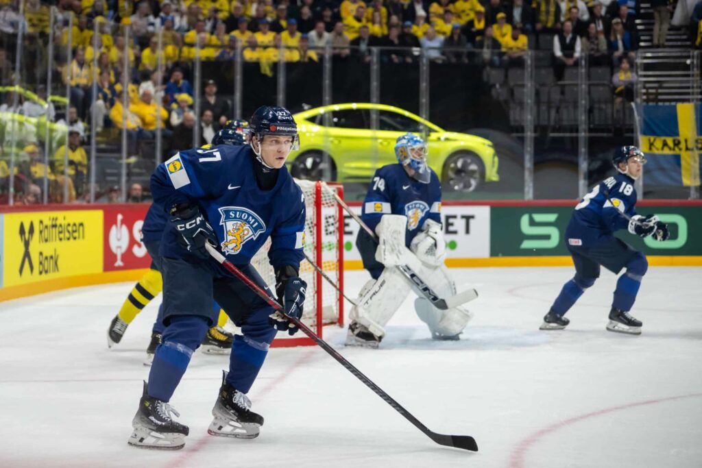 Suomen ja Edmonton Oilersin puolustaja Atro Leppänen