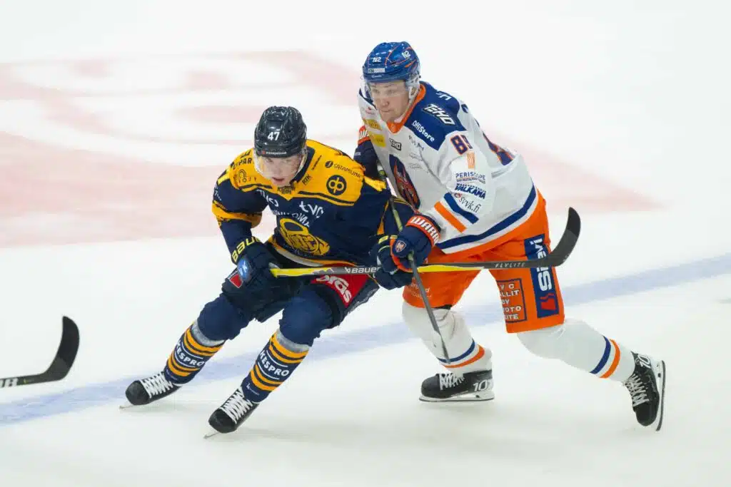 Näkökulma: Tapparan huippulupaus Oliver Suvanto, 17, opettaa meille kolme asiaa – nämä asiat jokaisen lätkäfaijan ja -mutsin pitää ymmärtää