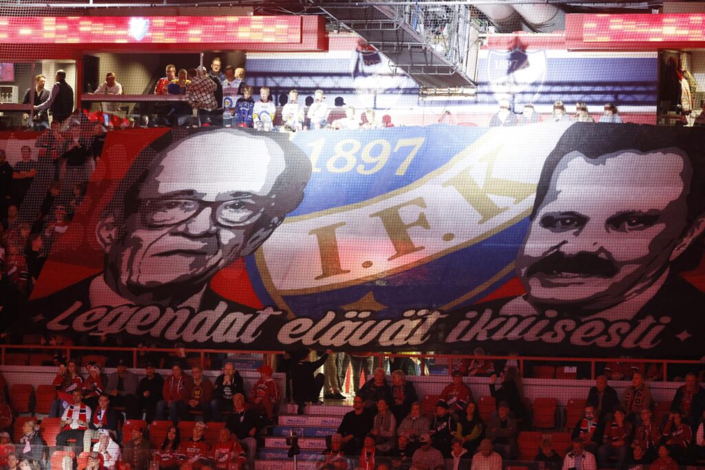 Frank Moberg ja Pentti Matikainen tifo