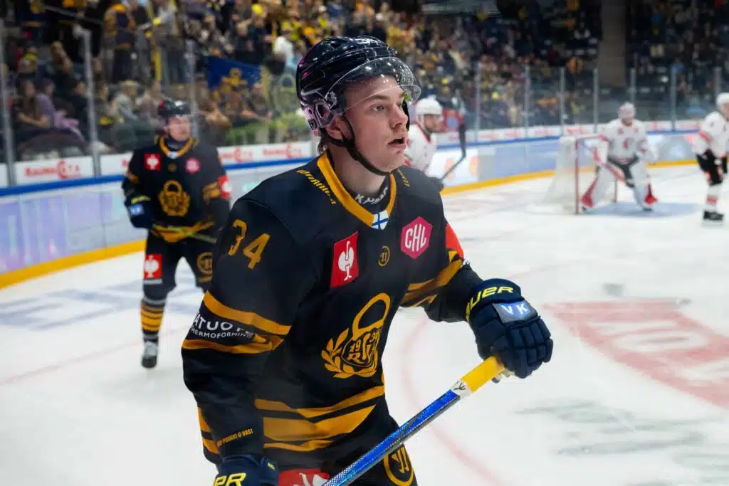 Näkökulma: STT saattoi lyödä itse viimeisen naulan arkkuunsa – erittäin poikkeuksellinen teko liigapelaajan rikosepäilyssä