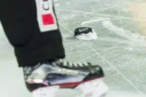 Näkökulma: Suomen alasarjajääkiekkoilun kanssa oltava tarkkana - kustannukset saatava tulevaisuudessa kuriin Näkökulma: Suomen alasarjajääkiekkoilun kanssa oltava tarkkana – kustannukset saatava tulevaisuudessa kuriin