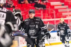 Pirisen ja Oksasen jalkapuu: TPS on koko Suomi-kiekon homepilkku Pirisen ja Oksasen jalkapuu: TPS on koko Suomi-kiekon homepilkku