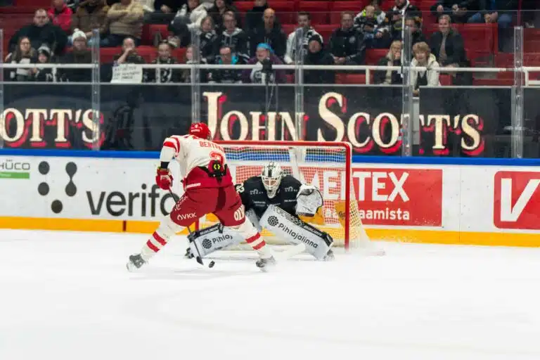 Luuvitonen: Sami Heleniukselta myötätuntoa Liigan heittopussin faneille