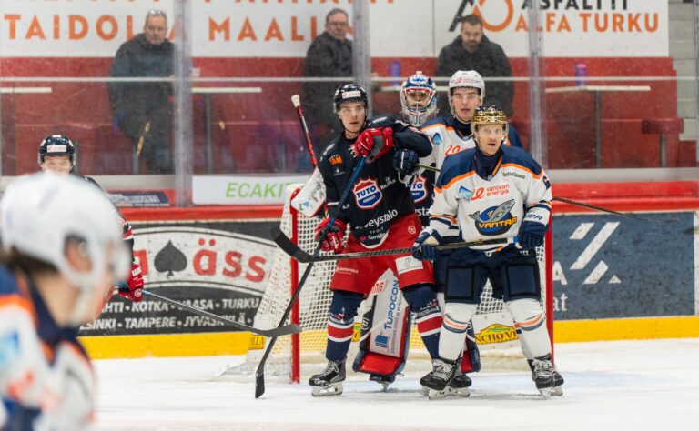 Näkökulma: Mestis-seurojen turha tavoitella nousua ensi kaudeksi