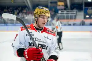 Näkökulma: Törkeää toimintaa – liigaseura leikkii pelaajiensa elämällä