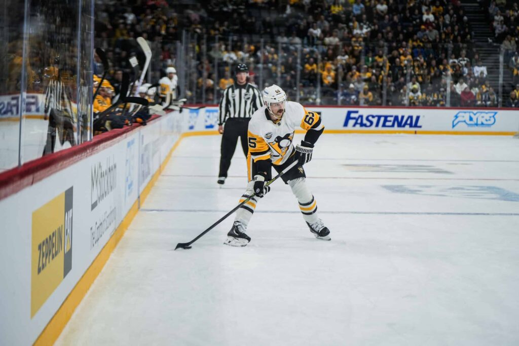 Analyysi: Torontolta häpeällistä tekemistä siirtomarkkinoilla - lähitulevaisuudessa piilee jättimäinen uhka Pittsburgh Penguinsin Erik Karlsson