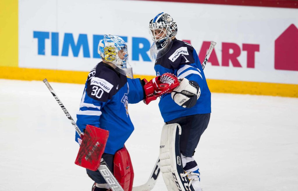 Veini Vehviläinen (30) Kaapo Kähkönen (1)