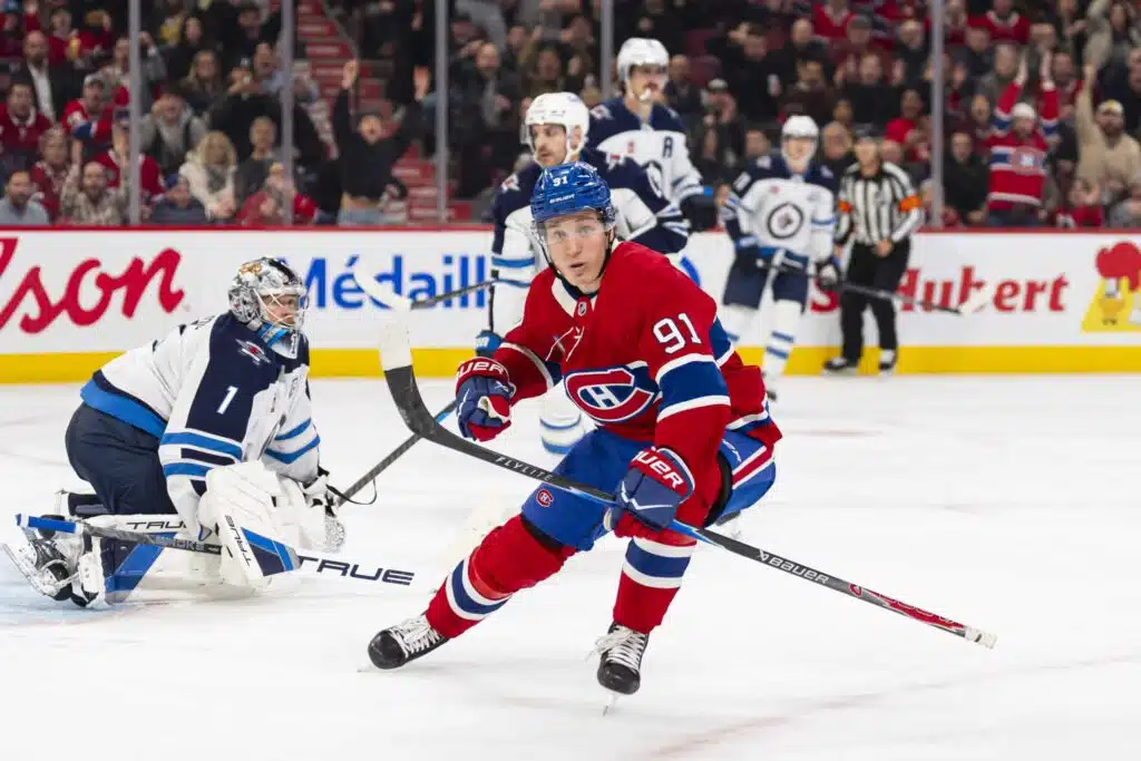 NHL:n suomalaissensaation ympärillä isoja spekulaatioita – ”Ei vielä isoja uutisia”