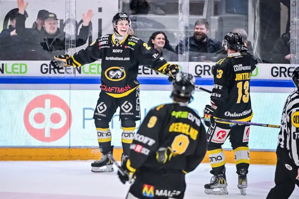 Pirisen ja Oksasen jalkapuu: Kärppien katastrofikaudessa monta syypäätä Pirisen ja Oksasen jalkapuu: Kärppien katastrofikaudessa monta syypäätä