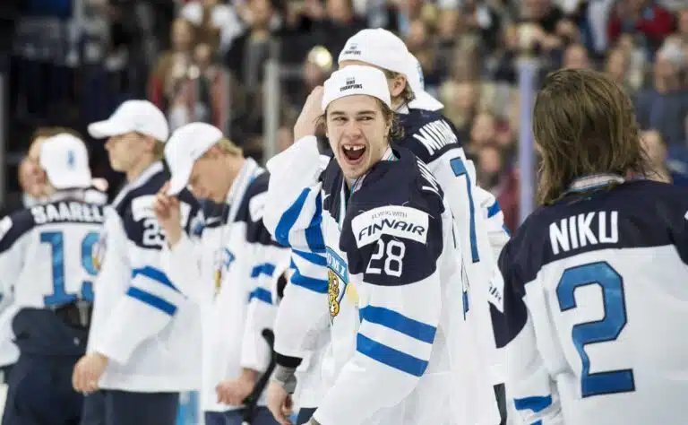 Jukka Jalosen luottoleijona on voittanut uskomattoman määrän kannuja – ”Se aina auttaa, jos…”