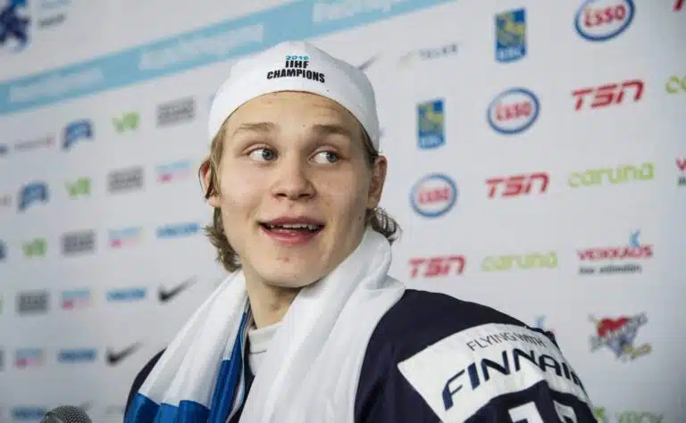 Kun Sidney Crosby tuli onnittelemaan, kultaleijonakin häkeltyi – ”Jos pitää itseään kehua”