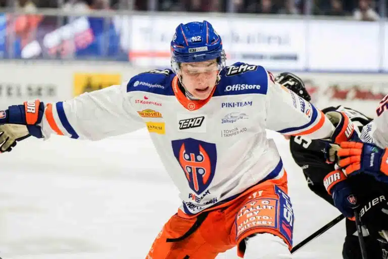 Haastattelu: Suomen superlupaukselta räväkkä arvio NHL:n varaustilaisuudesta