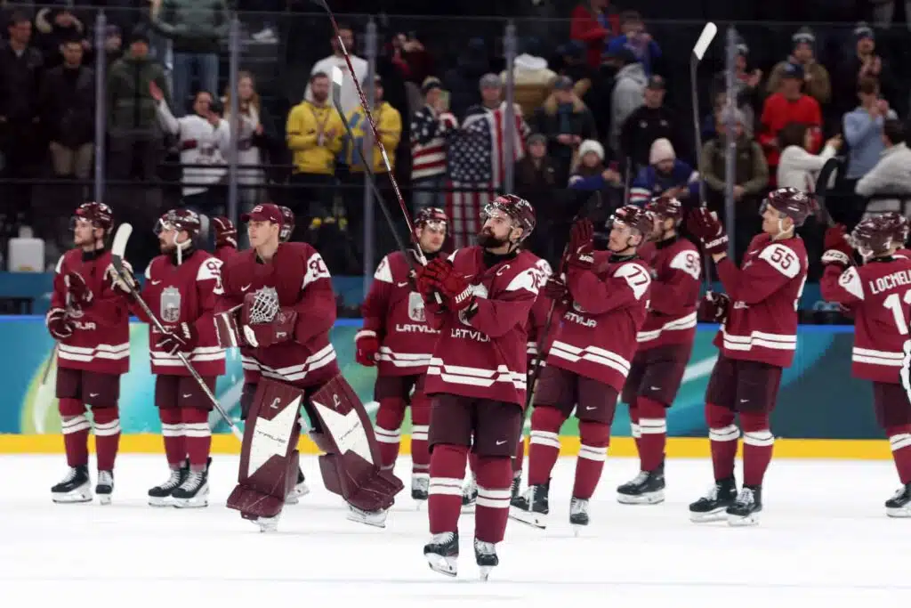 Olympiakiekko: Kruunun kurssi romahtaa? - Latvialla aseet Ruotsin kaatoon Olympiakiekko: Kruunun kurssi romahtaa? – Latvialla aseet Ruotsin kaatoon