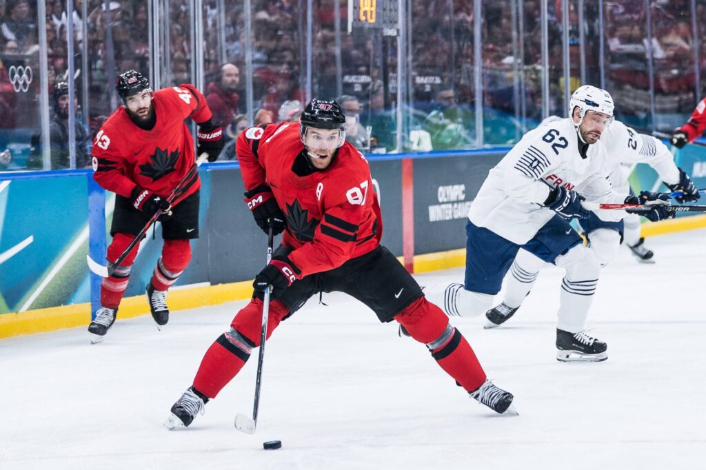 Olympiakiekko: Tshekillä kaksi asetta Kanadan kaatoon Edmonton Oilersin kanadalaishyökkääjä Connor McDavid Ranskaa vastaan