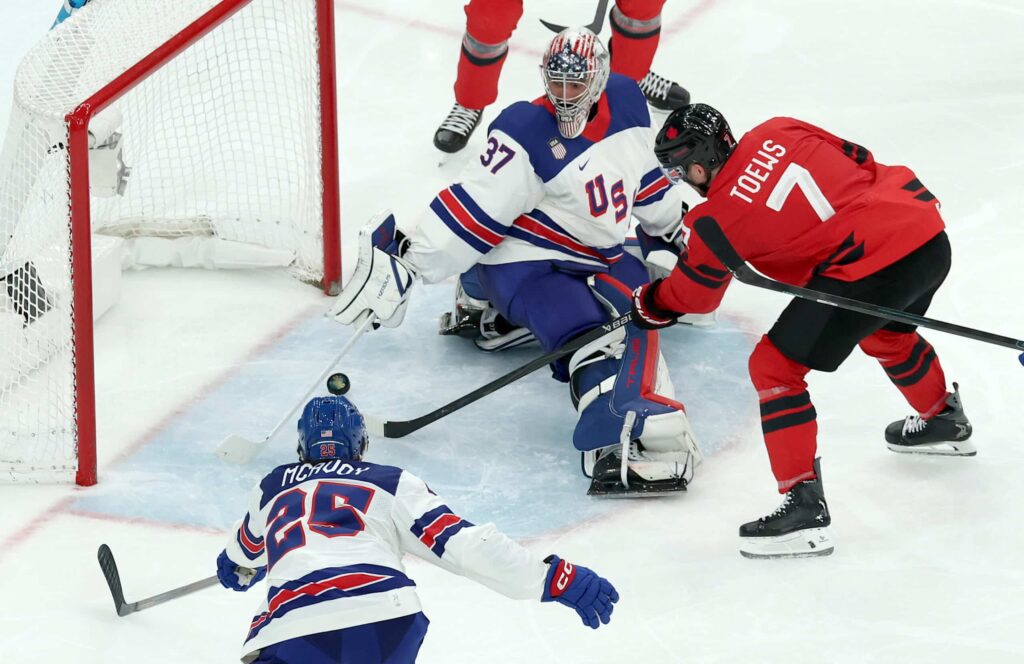 Olympiasankarin uskomaton tarina – Ei kelvannut juniorina kenellekään Connor Hellebuyck Devon Toews olympialaiset olympiafinaali