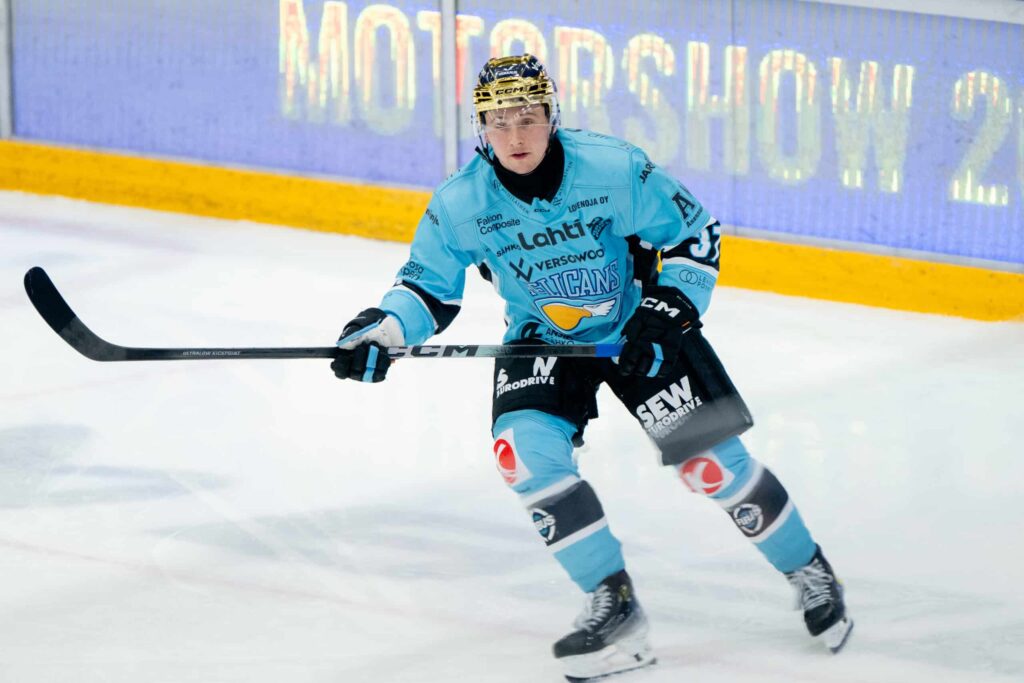 Pelicansin kanadalaishyökkääjä Aidan Dudas