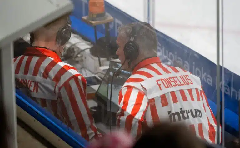 Siniviiva paljastaa: Liigapomo puhuu pehmoisia – Liiga saa joukkueet ja tuomarit näyttämään idiooteilta Siniviiva paljastaa: Liigapomo puhuu pehmoisia – Liiga saa joukkueet ja tuomarit näyttämään idiooteilta