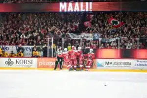 Ässät juhlii maalia Porissa