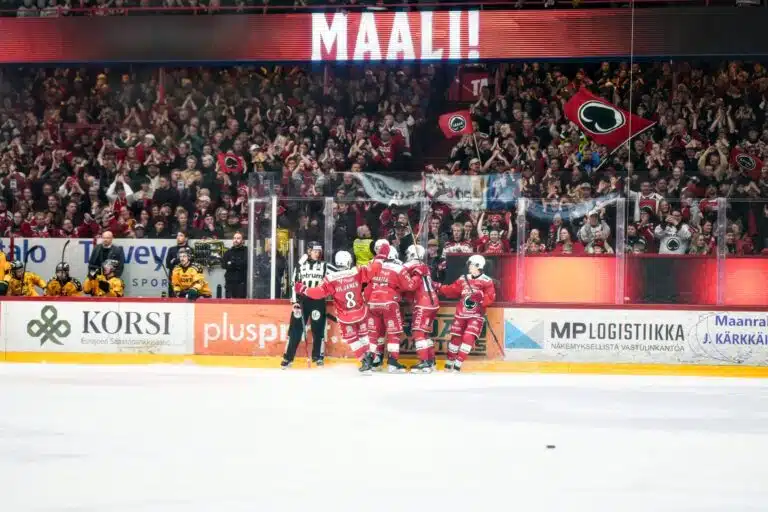 Ässät juhlii maalia Porissa
