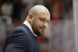 Atleetin asiantuntija kehui Jonne Virtasen työtä – nosti esiin Jukurien kompastuskiven Jukureiden päävalmentaja Jonne Virtanen