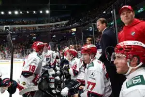 HIFK:n sotku ei ole Tommi Miettisen vika – pelastajan rooli odottaa HIFK:n vaihtopenkki Helsingin paikallisottelussa Jokereita vastaan 8.10. 2026